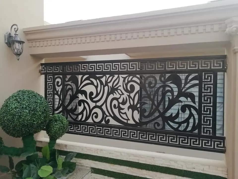 Decorative metal balcony grill